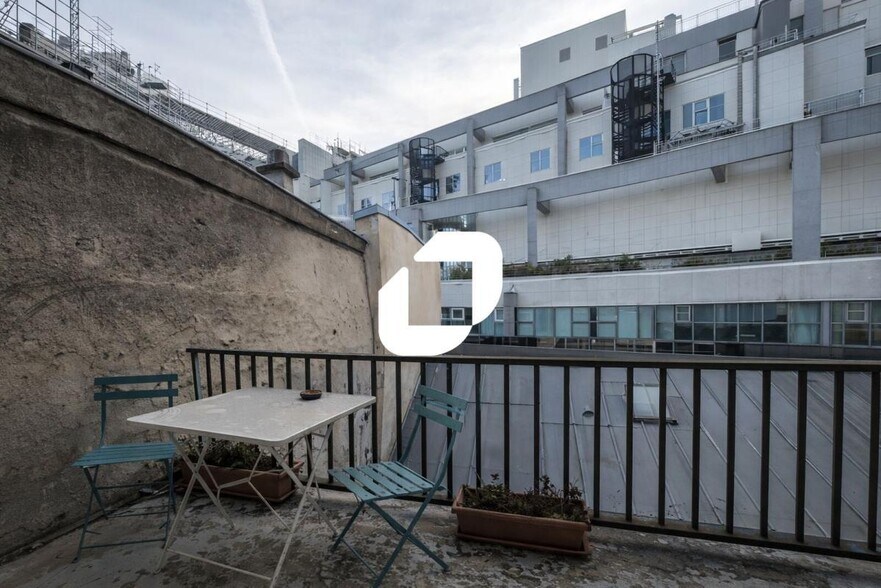 26 Rue Du Faubourg Saint-Antoine, Paris à louer - Photo de l’immeuble – Image 3 sur 10