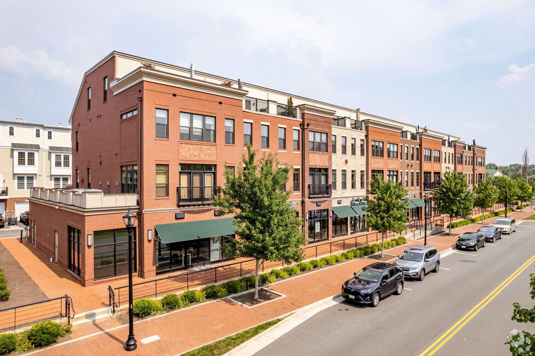 200-225 Crescent Station Terr, Leesburg, VA à vendre Photo de l’immeuble– Image 1 sur 26