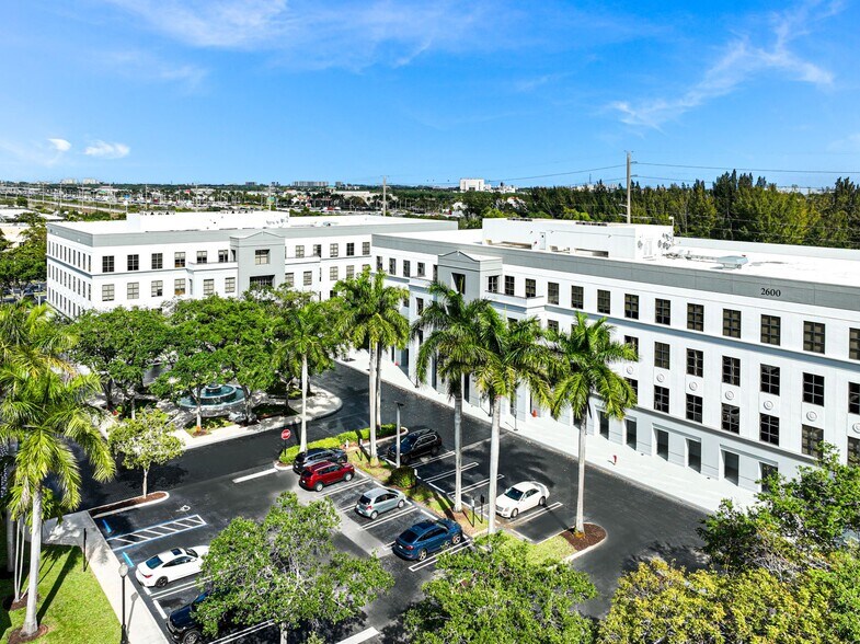 2650 N Military Trl, Boca Raton, FL à louer - Photo de l’immeuble – Image 2 sur 4