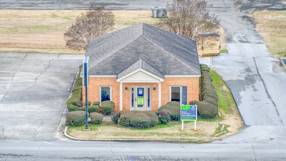 219 Cox Creek Pky, Florence, AL à louer - Photo de l’immeuble – Image 2 sur 35