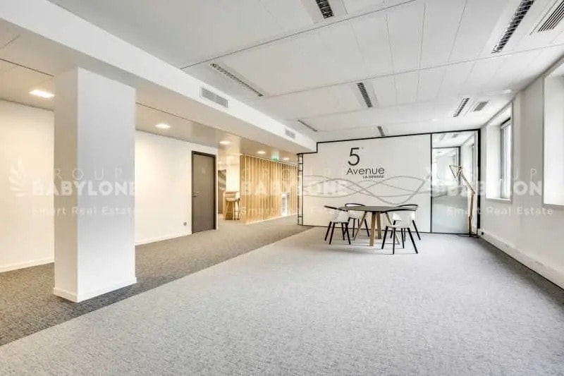 Bureau dans Courbevoie à louer - Photo de l’immeuble – Image 3 sur 13
