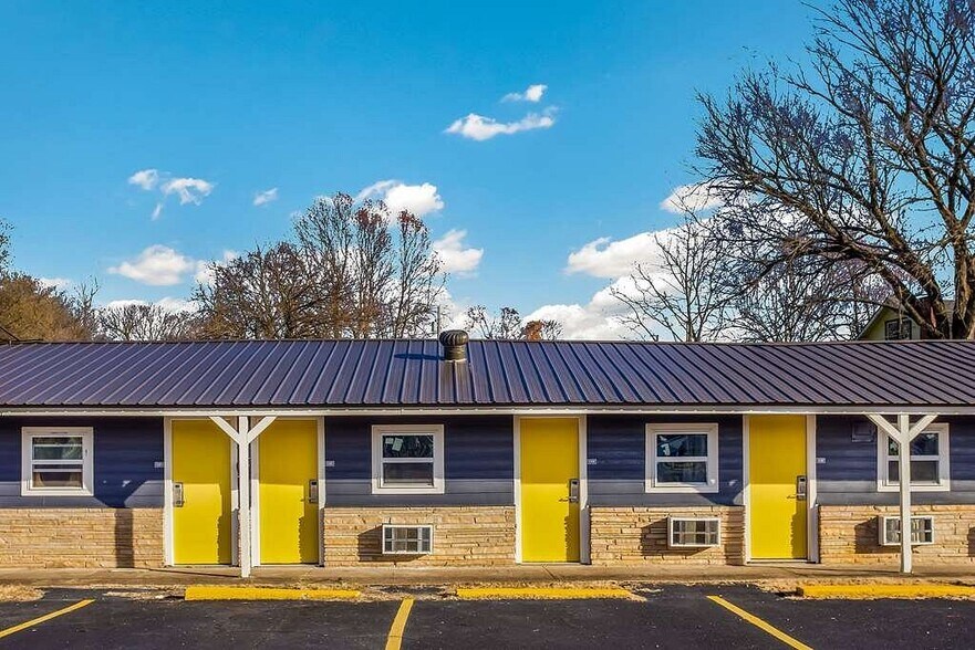510 S Main St, Berryville, AR à vendre - Photo de l’immeuble – Image 3 sur 11