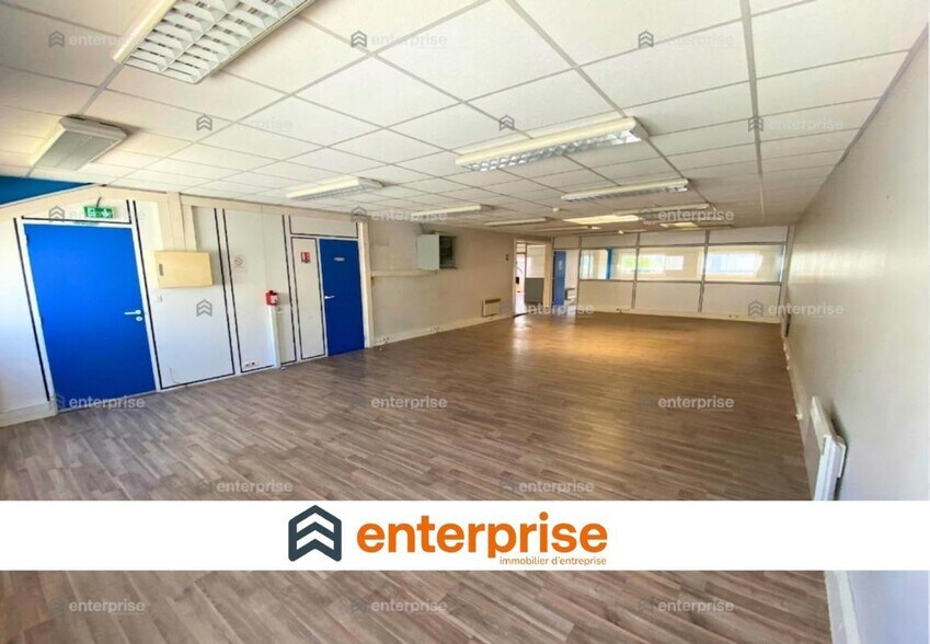 Bureau dans Compiègne à louer - Photo de l’immeuble – Image 1 sur 6