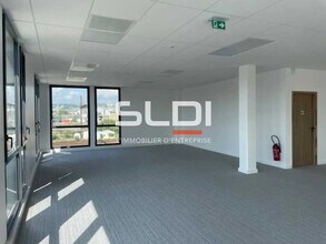 Bureau dans Lyon à louer Photo de l’immeuble– Image 2 sur 6