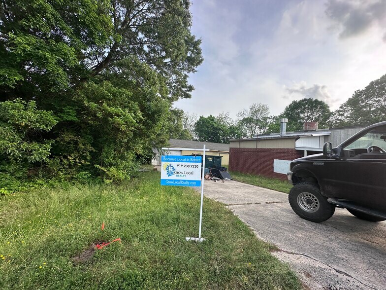 300 Guthrie St, Graham, NC à vendre - Photo de l’immeuble – Image 1 sur 10