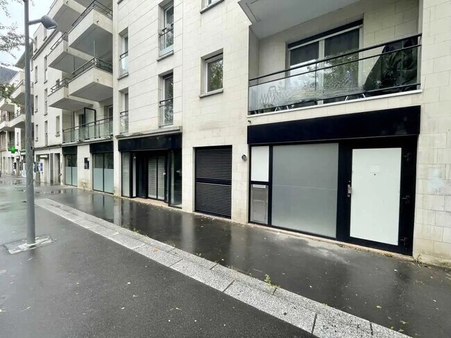 Plus de détails pour Local commercial à louer