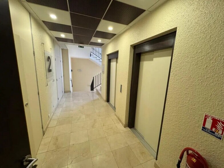 Bureau dans Meudon à louer - Hall d’entrée – Image 2 sur 7