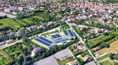 Entraigues-sur-la-Sorgue - Vue aérienne  vue de carte