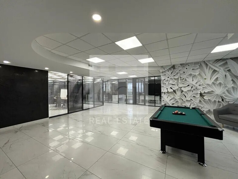 Bureau dans Bron à louer - Photo de l’immeuble – Image 3 sur 20