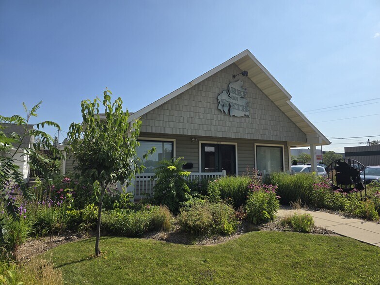 113 W 6th St, Marshfield, WI à vendre - Photo de l’immeuble – Image 2 sur 21