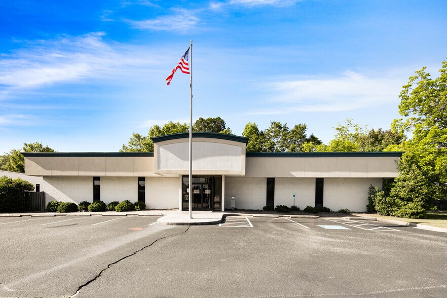 6205 Raeford Rd, Fayetteville, NC à vendre - Photo de l’immeuble – Image 1 sur 28