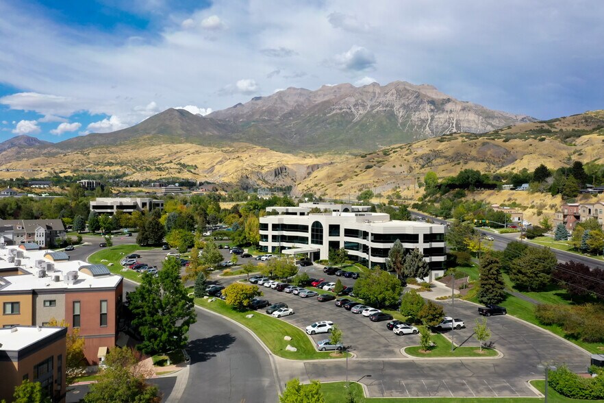 Riverwoods Business Park portefeuille de 3 biens à vendre sur LoopNet.fr - Photo de l’immeuble – Image 3 sur 17