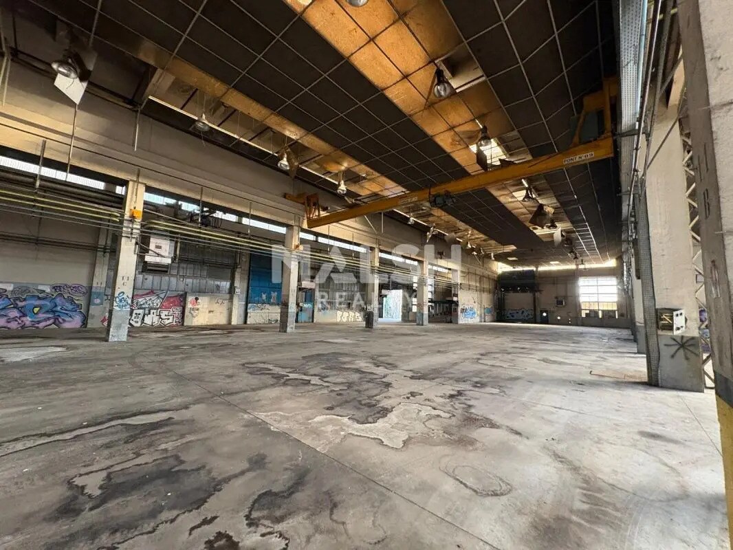 Local d'activités dans Givors à vendre Photo de l’immeuble– Image 1 sur 8