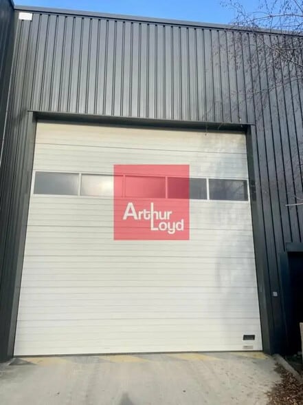 Local d’activités dans Cesson à louer - Photo de l’immeuble – Image 3 sur 3