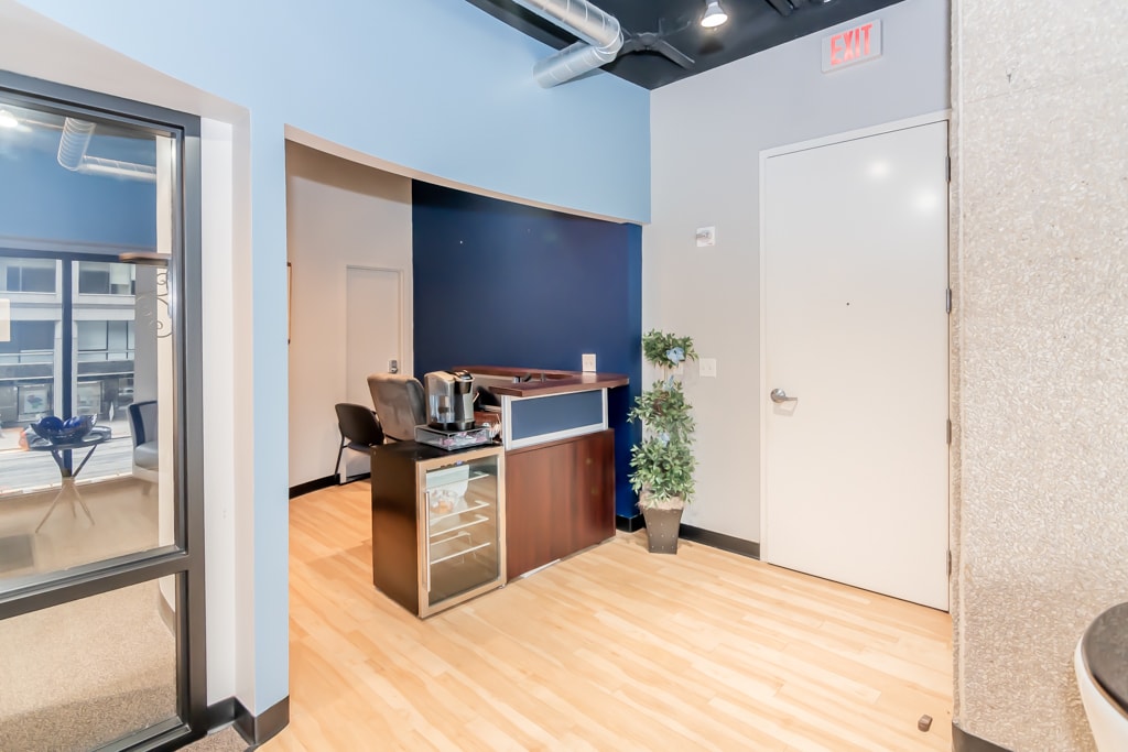 1101 Walnut St, Kansas City, MO 64106 - Lot 203 -  - Photo intérieure - Image 1 of 15