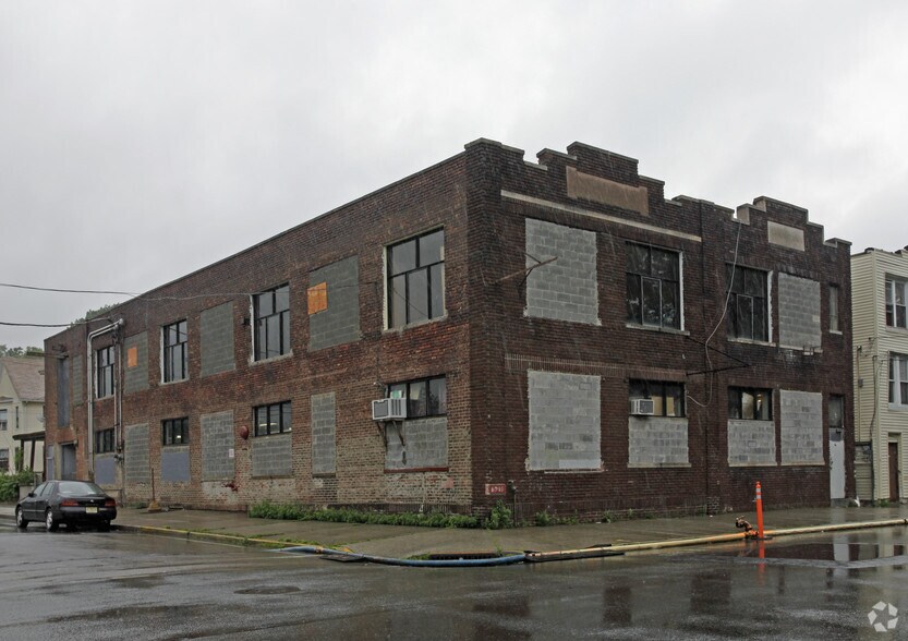 115 Myrtle Ave, Passaic, NJ à louer - Photo principale – Image 1 sur 15