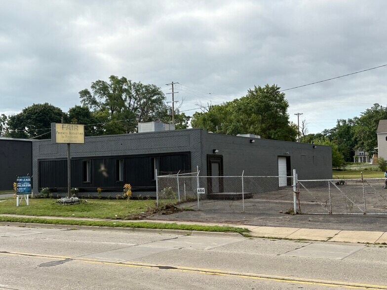 484 Auburn Ave, Pontiac, MI à louer - Photo de l’immeuble – Image 2 sur 9