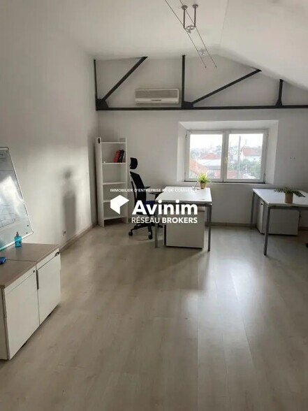 Bureau dans Marseille à louer - Photo de l’immeuble – Image 2 sur 10