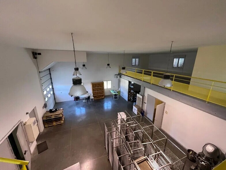 Bureau dans Montélier à vendre - Photo de l’immeuble – Image 3 sur 8