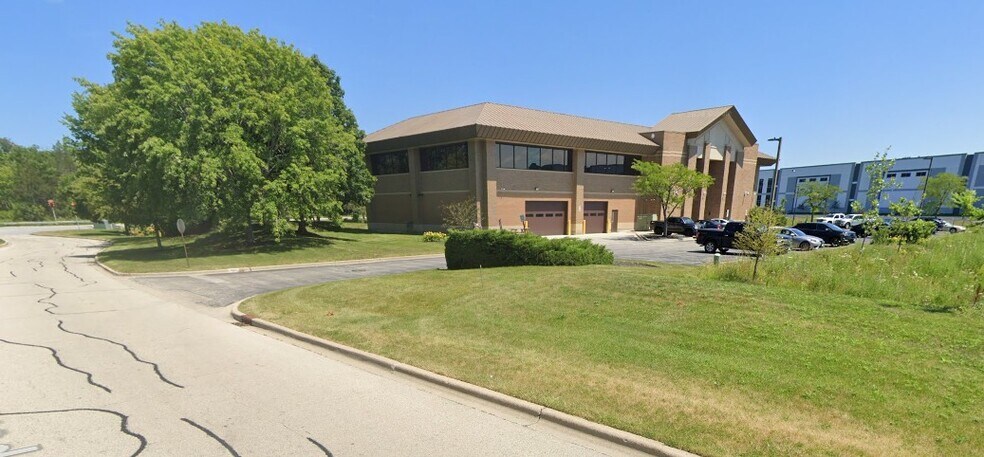 1175 Corporate Woods Pkwy, Vernon Hills, IL à louer - Photo de l’immeuble – Image 2 sur 9