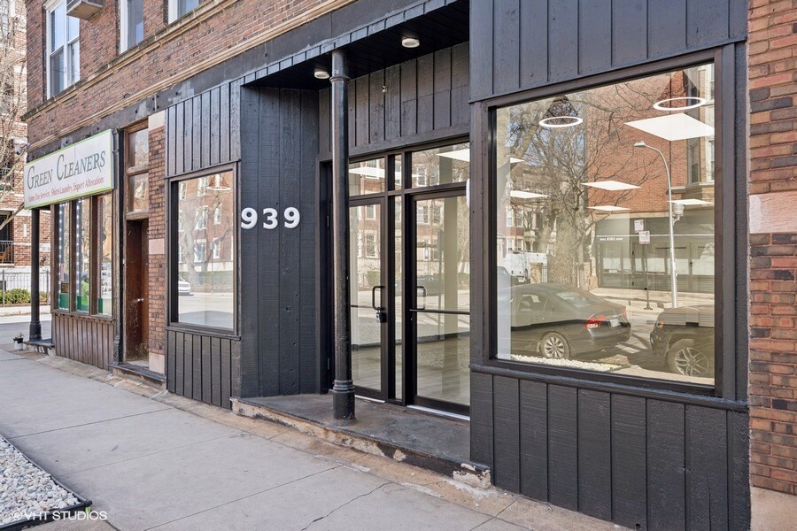939 W Grace St, Chicago, IL à louer Photo de l’immeuble– Image 1 sur 10