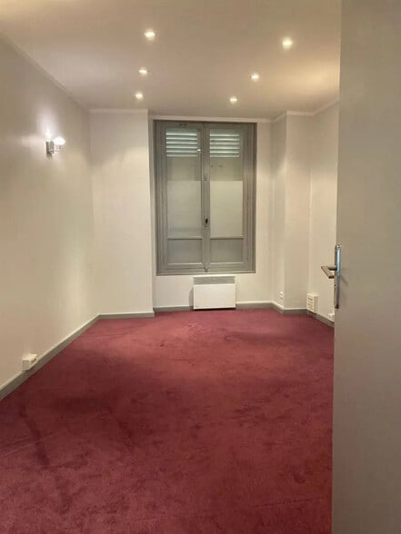 Local commercial dans Paris à louer - Photo intérieure – Image 3 sur 4