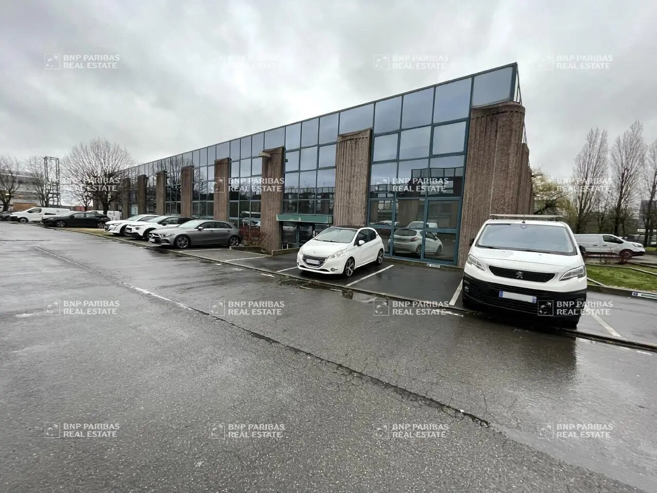 Local d’activités dans Villiers-sur-Marne à louer Photo de l’immeuble– Image 1 sur 12