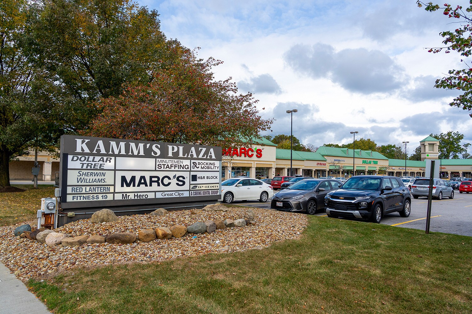 17212-17510 Lorain Ave, Cleveland, OH à louer Photo de l’immeuble– Image 1 sur 5