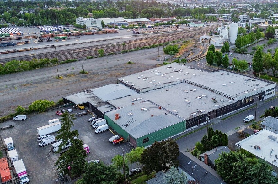 2340 SE Gladstone St, Portland, OR à vendre - Photo de l’immeuble – Image 1 sur 6