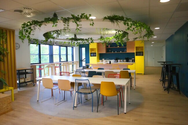 Plus de détails pour 48 Boulevard Albert Einstein, Nantes - Bureau à louer