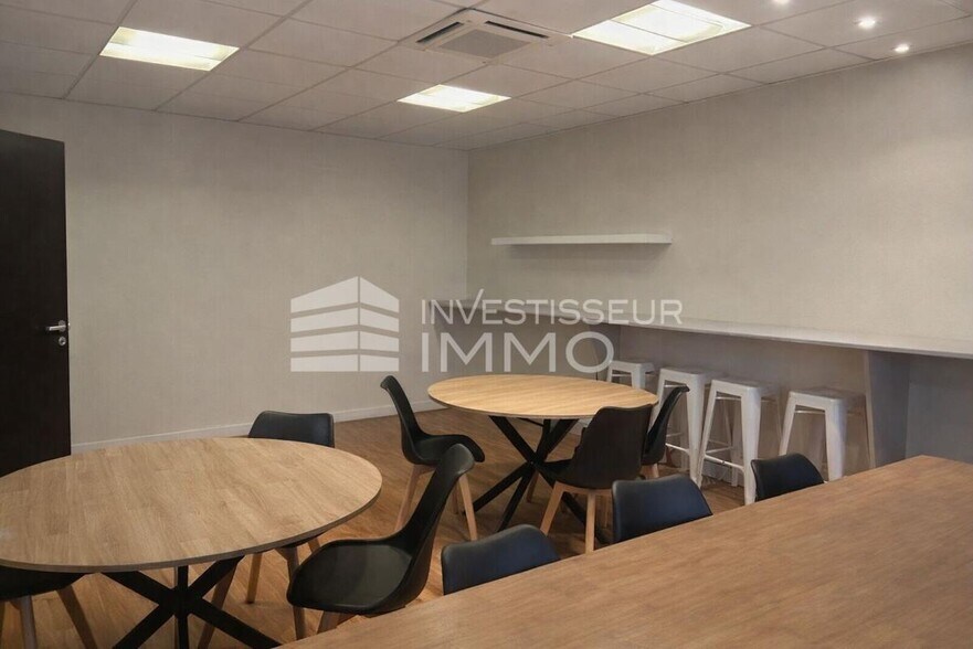 Local d’activités dans Villeneuve-la-Garenne à louer - Photo intérieure – Image 3 sur 8