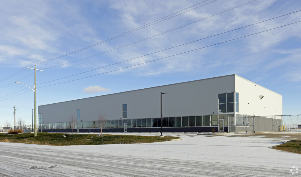 6909 42nd St, Leduc, AB à louer - Photo de l’immeuble – Image 1 sur 4