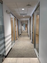 15060 Ventura Blvd, Sherman Oaks, CA à louer Photo intérieure– Image 2 sur 6