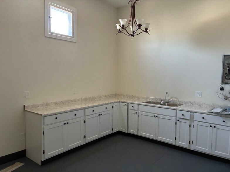 5252 S Hoover St, Los Angeles, CA à louer - Photo de l’immeuble – Image 3 sur 12