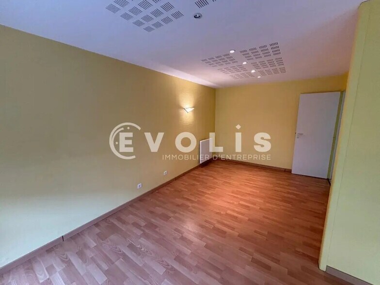 Bureau dans Amiens à louer - Photo de l’immeuble – Image 1 sur 6