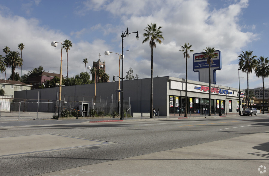 6125 Hollywood Blvd, Los Angeles, CA à louer - Photo de l’immeuble – Image 3 sur 6