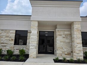 28111 Firethorne, Katy, TX à louer Photo de l’immeuble– Image 1 sur 12