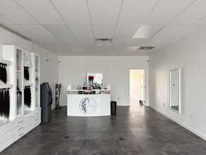 Statesville Rd, Charlotte, NC à louer Photo intérieure– Image 2 sur 5