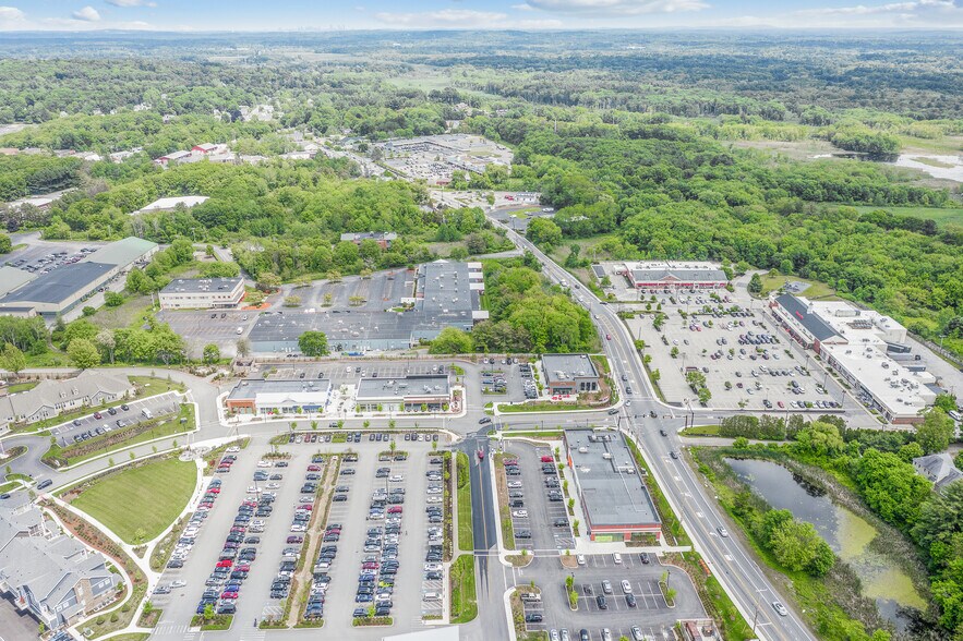 421-437 Boston Post Rd, Sudbury, MA à louer - Photo de l’immeuble – Image 2 sur 5