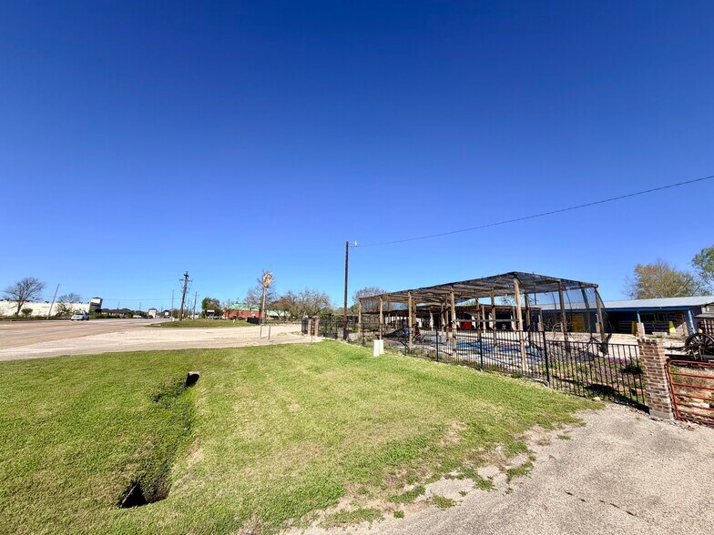 20698 Eva St, Montgomery, TX à louer - Photo de l’immeuble – Image 3 sur 20
