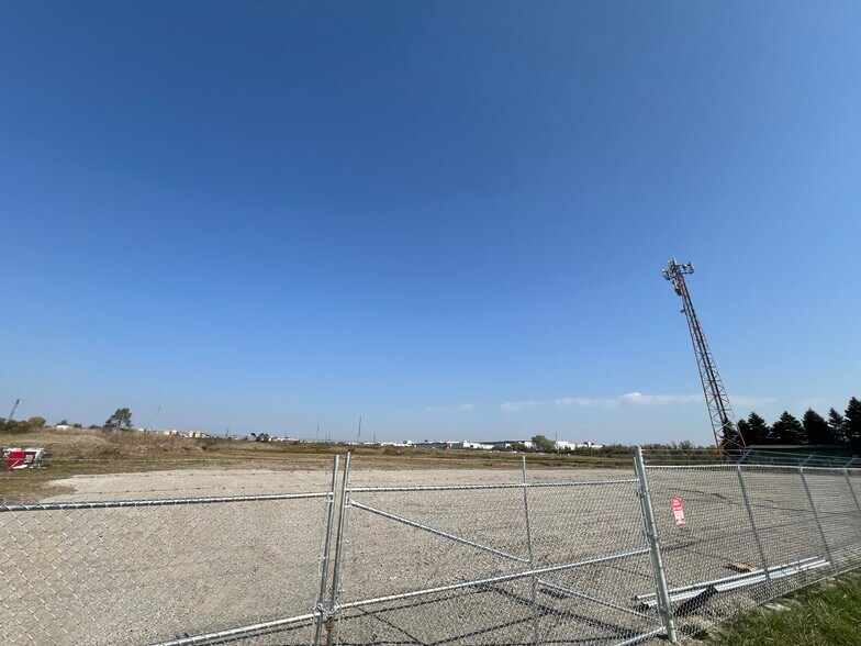 1190 Phillip Murray Av, Oshawa, ON à louer - Photo de l’immeuble – Image 2 sur 6