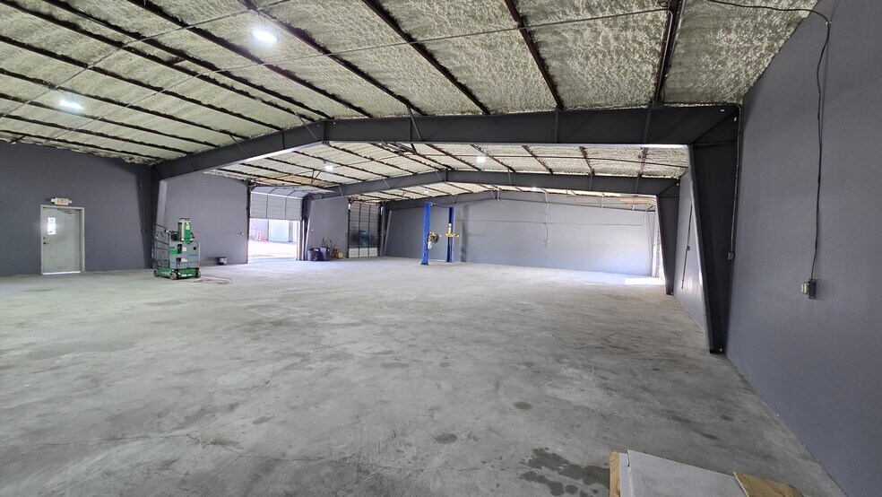 1801 Decker Dr, Baytown, TX à louer - Photo de l’immeuble – Image 2 sur 8