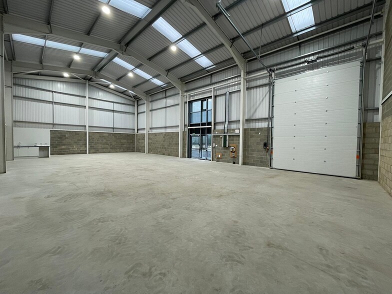 8 Faraday Close, Doncaster à louer - Photo de l’immeuble – Image 2 sur 3