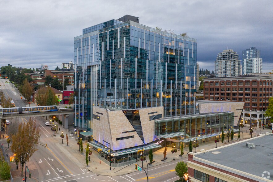 777 Columbia St, New Westminster, BC à louer - Photo de l’immeuble – Image 2 sur 10