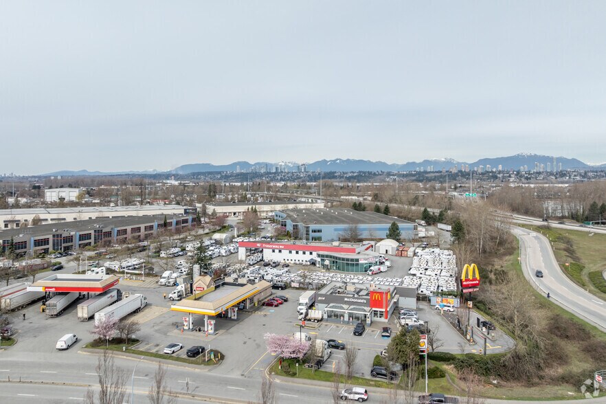 747 Cliveden Pl, Delta, BC à louer - Aérien – Image 1 sur 18