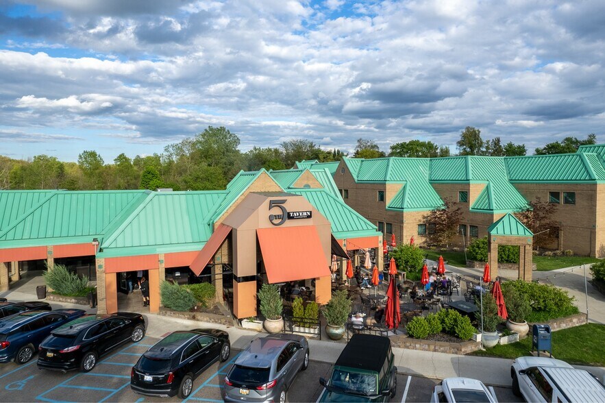 7210 N Main St, Clarkston, MI à louer - Photo de l’immeuble – Image 2 sur 32