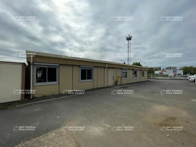 Bureau dans Olivet à vendre - Photo de l’immeuble – Image 2 sur 9