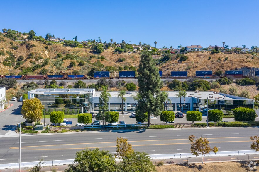 23001-23101 La Palma Ave, Yorba Linda, CA à louer - Photo de l’immeuble – Image 2 sur 15