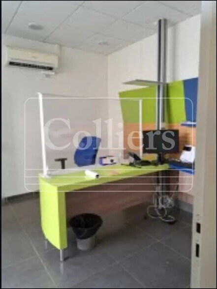 Bureau dans La Ciotat à louer - Photo de l’immeuble – Image 3 sur 6