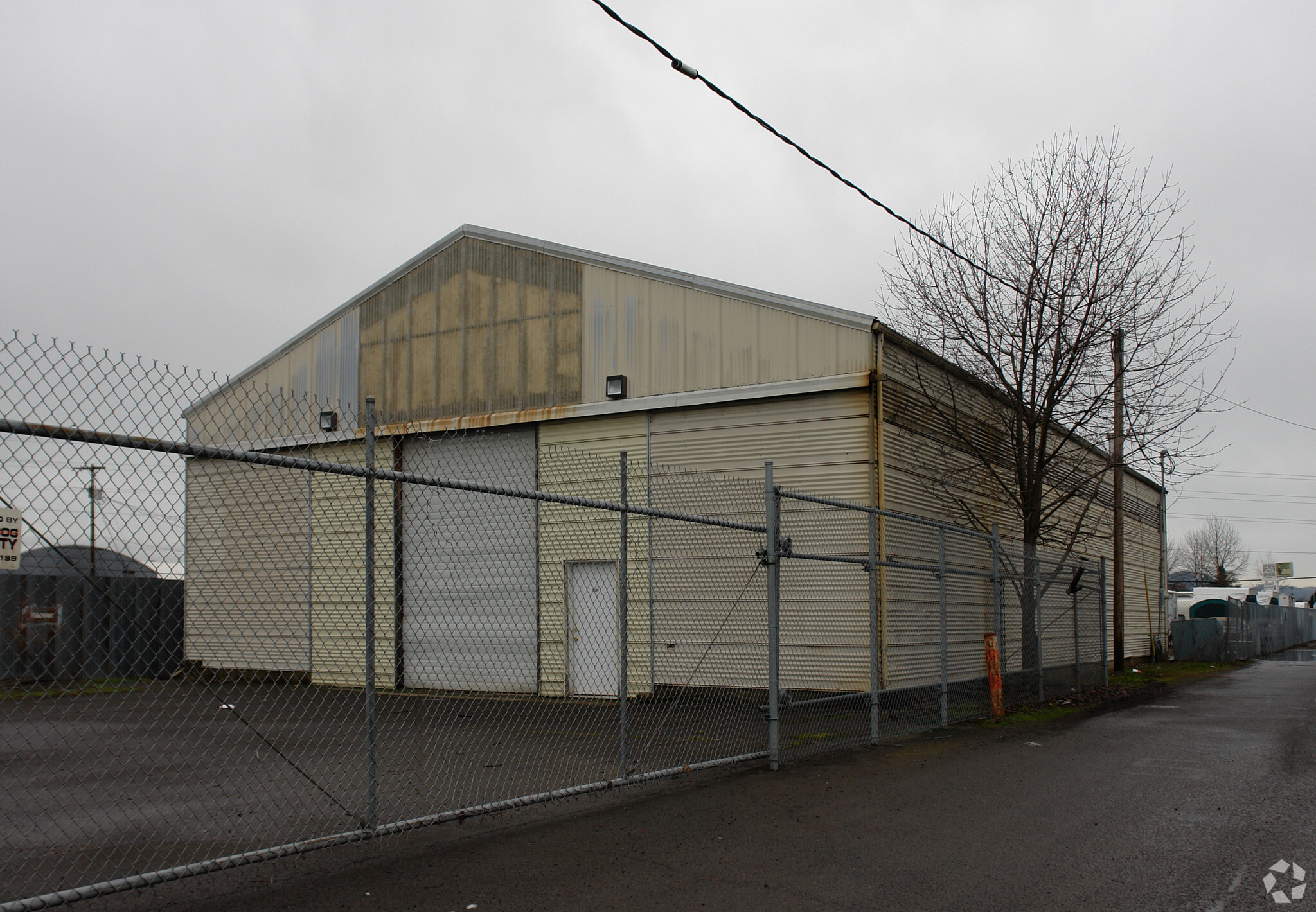 2400 OR-99 Hwy, Eugene, OR à vendre Photo de l’immeuble– Image 1 sur 3